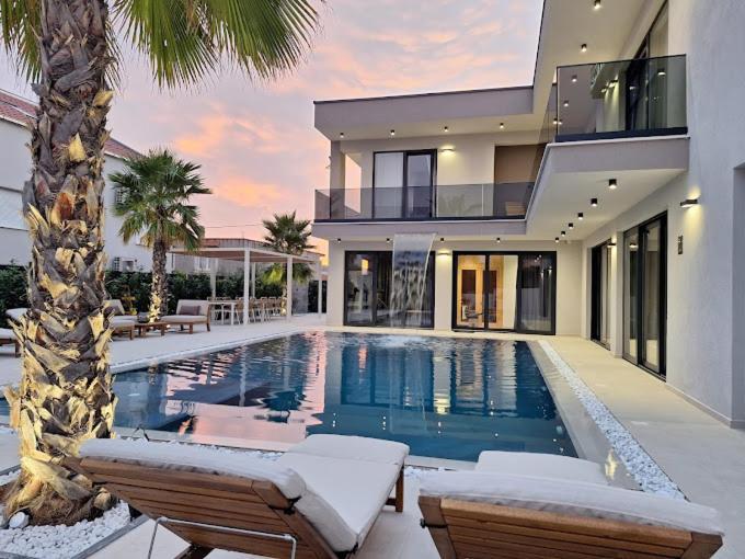 Luxury Villa My Wish With Pool Каштел-Стари Экстерьер фото
